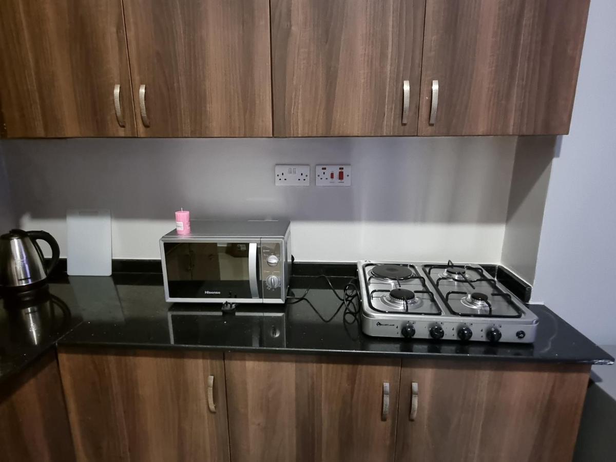 Eika Suites At Acacia Kampala Exteriör bild