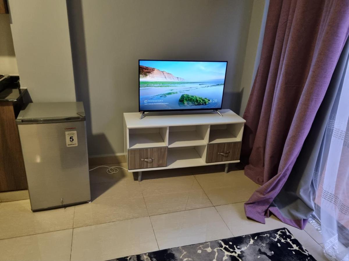 Eika Suites At Acacia Kampala Exteriör bild
