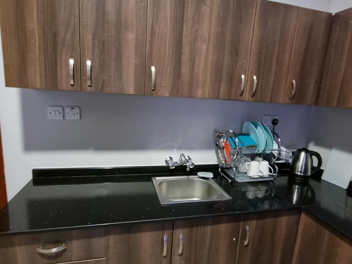Eika Suites At Acacia Kampala Exteriör bild