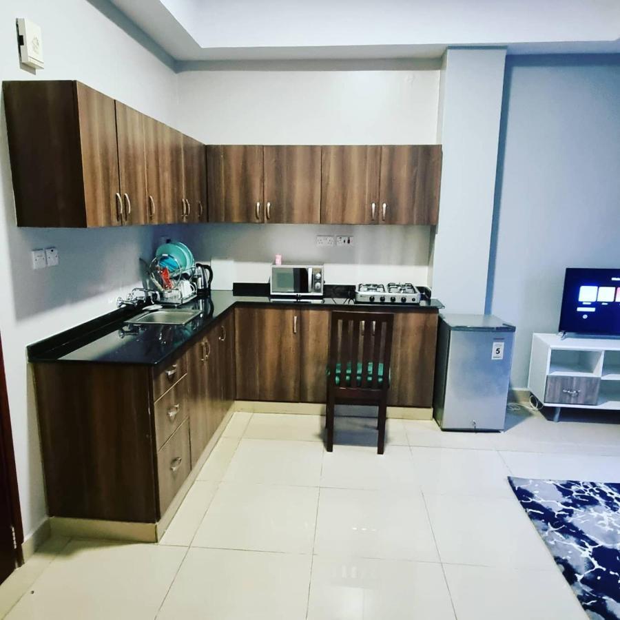 Eika Suites At Acacia Kampala Exteriör bild