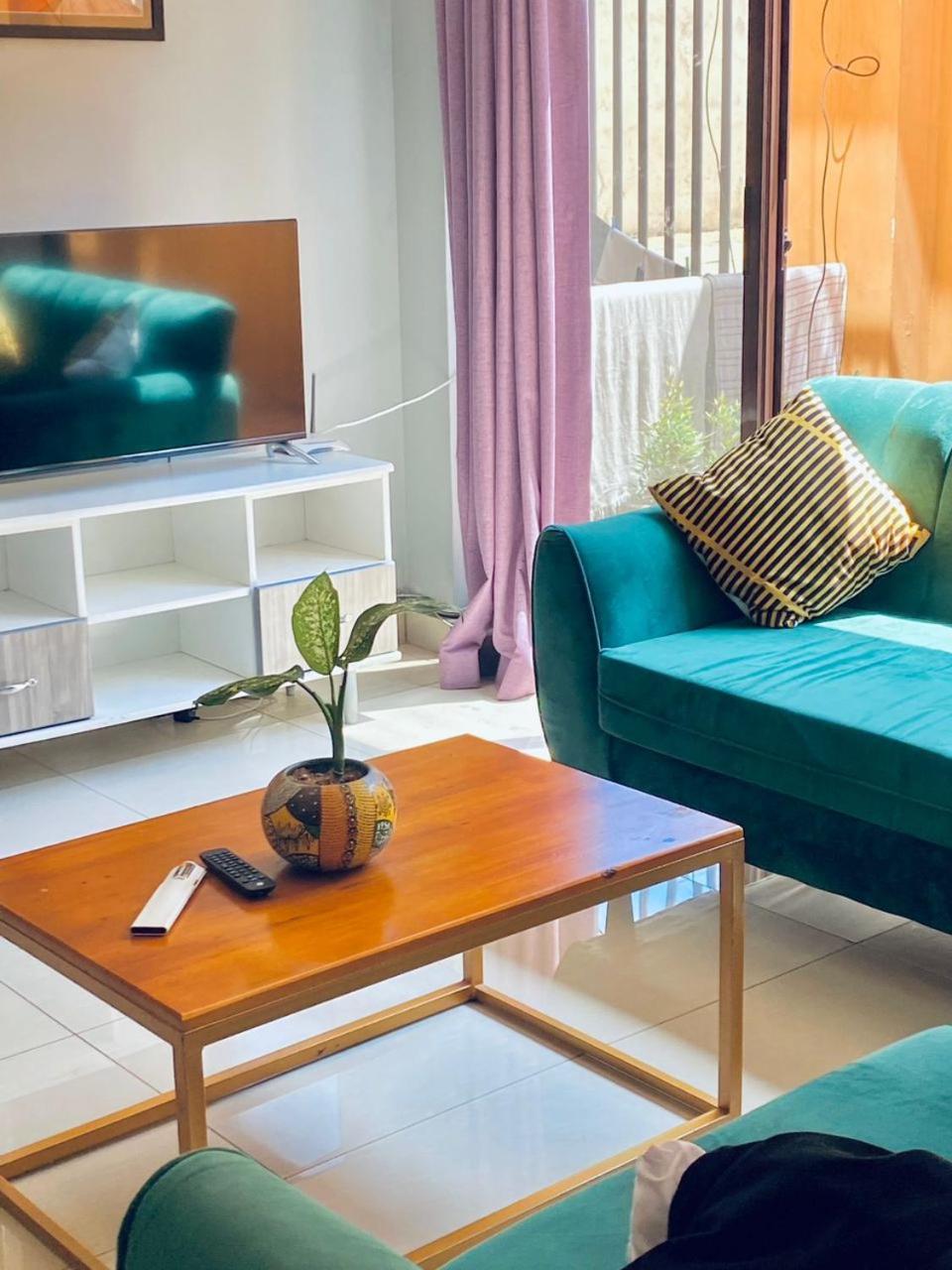 Eika Suites At Acacia Kampala Exteriör bild